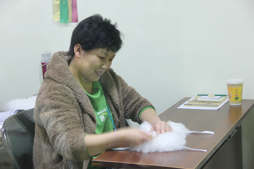 店鋪技術(shù)班第2期學(xué)員練習(xí)梳毛