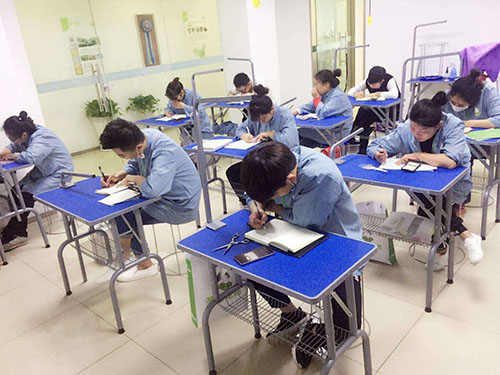 學寵物美容師難嗎？
